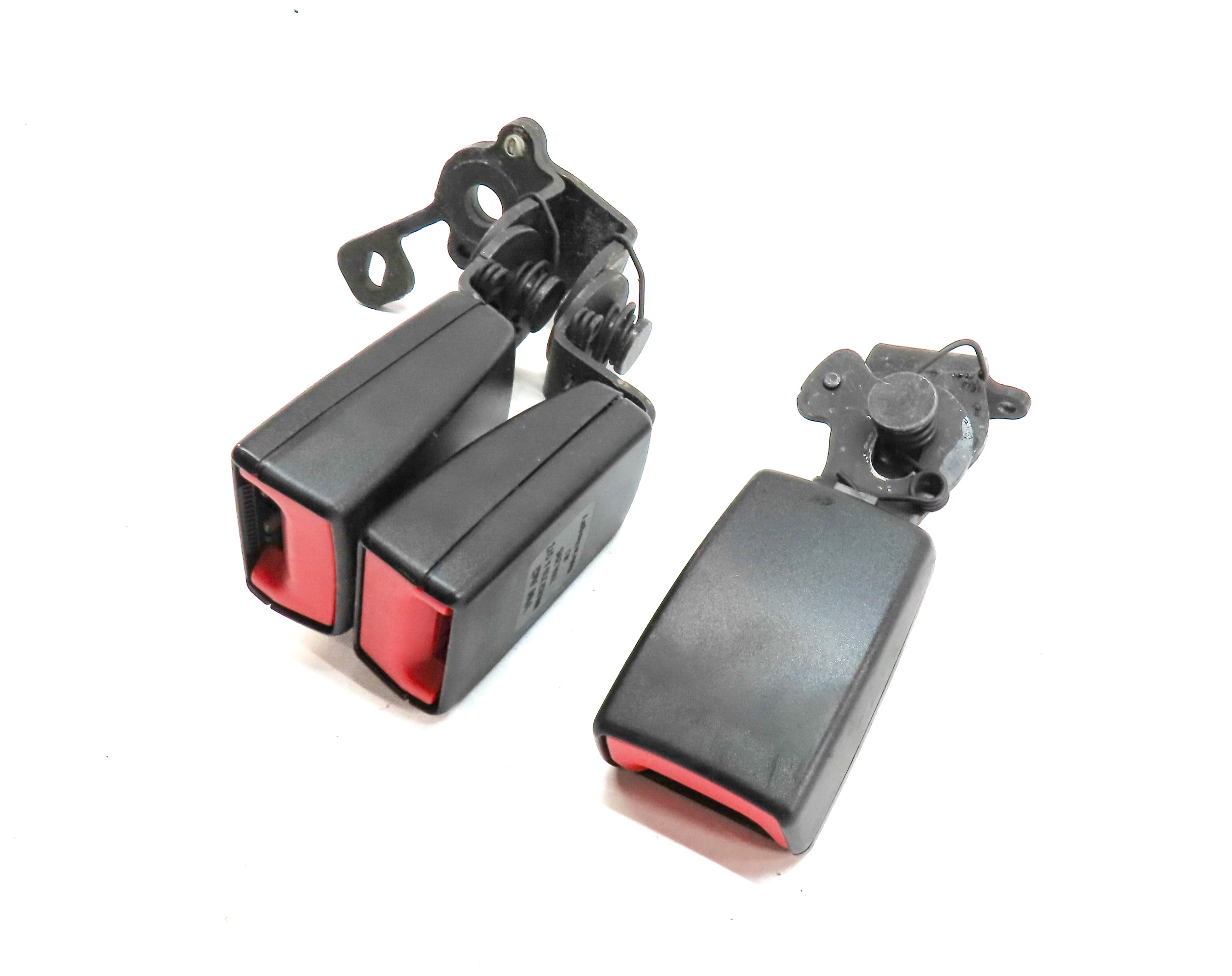 2016. AUDI A3 (8V) REAR LEFT CENTER RIGHT SEAT SEATBELT BUCKLE RECEIVER SET/3 — exact item pictured